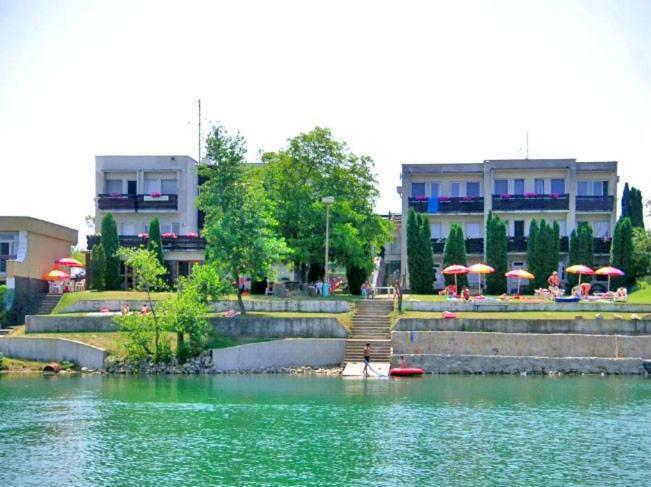Hotel Fortuna Senec Bagian luar foto