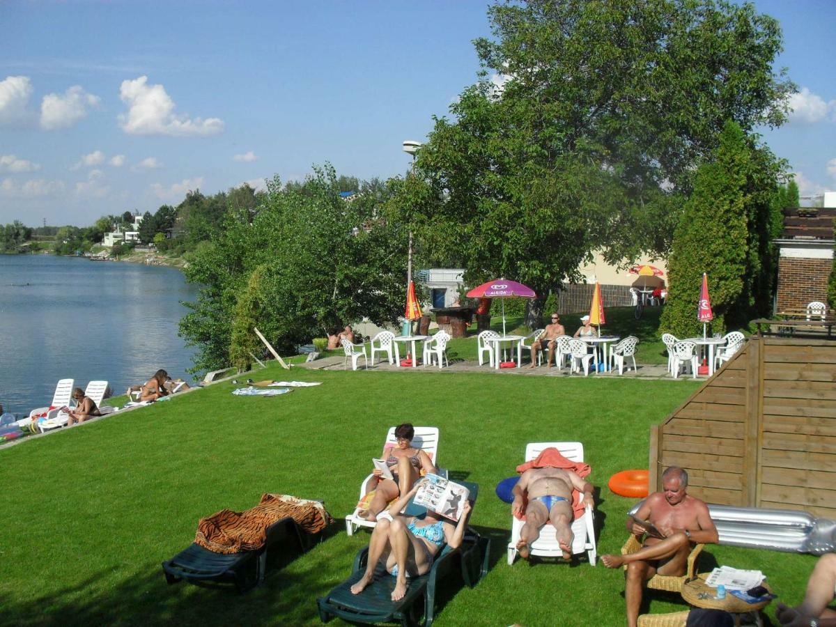 Hotel Fortuna Senec Bagian luar foto